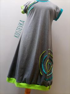 Unikatna oblekca Kostevka, velikost M, siva s spiralo